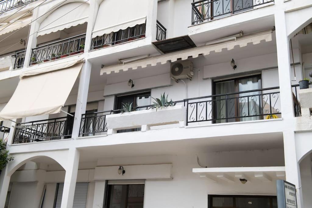 Markopoulosapartments Nea Moudania Esterno foto