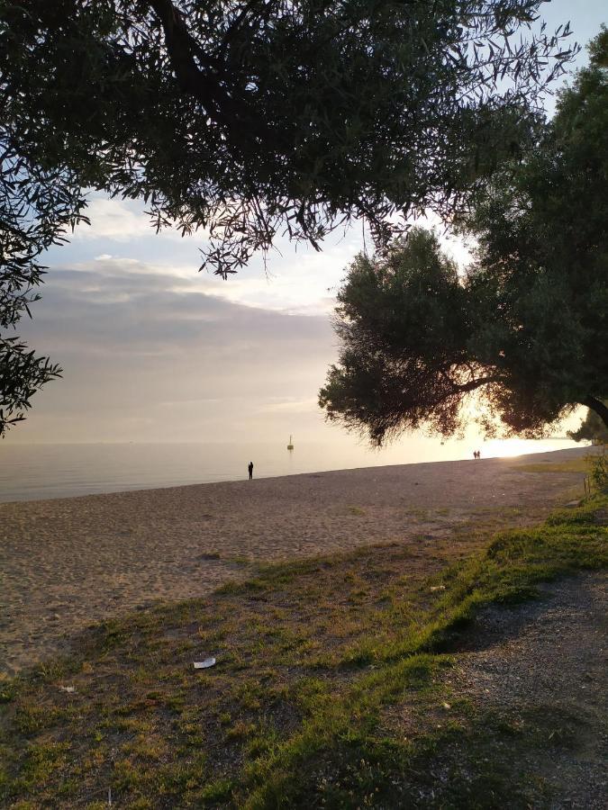 Markopoulosapartments Nea Moudania Esterno foto